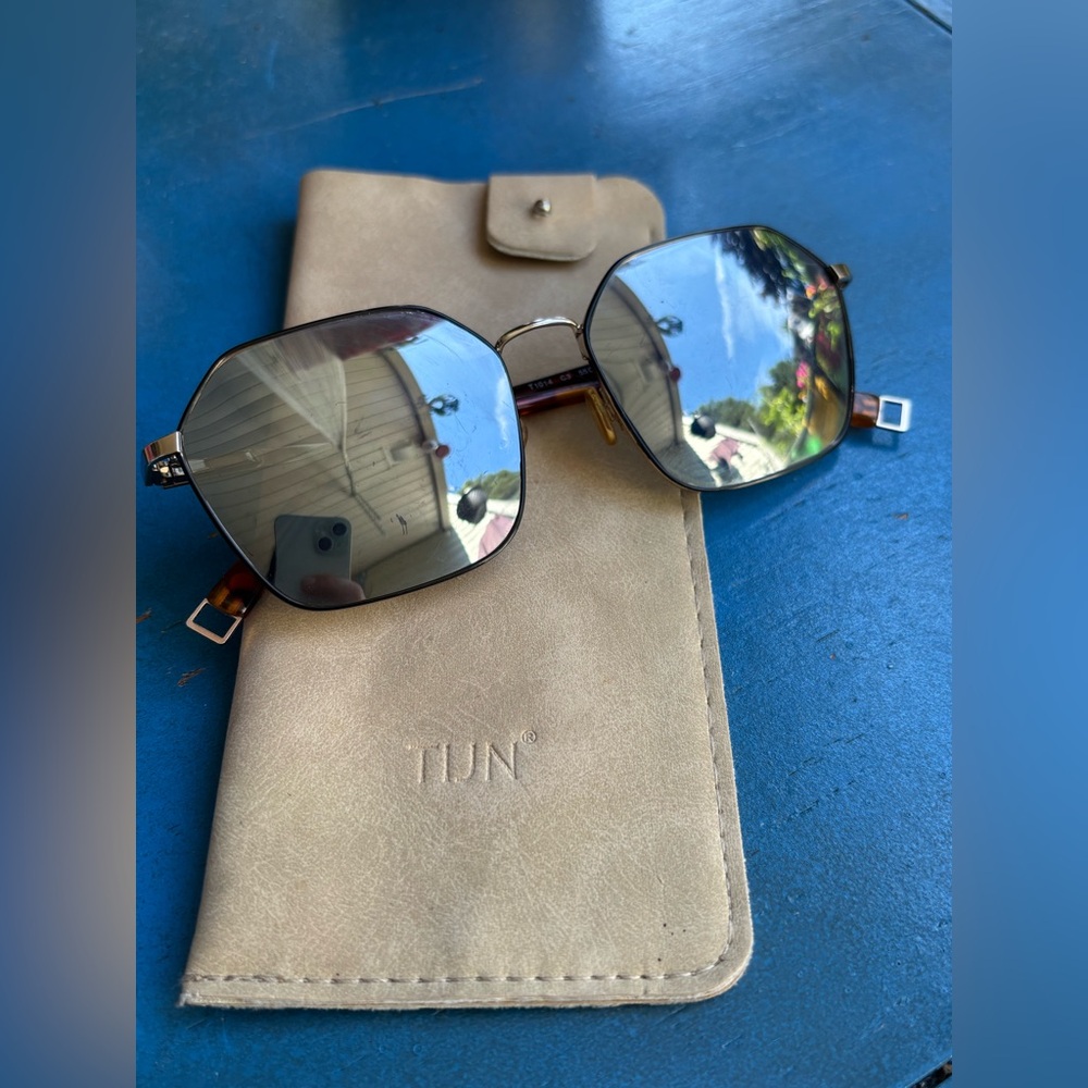 TIJN Geometric Hexagon Sunglasses Mirrored With Beige Case UNISEX